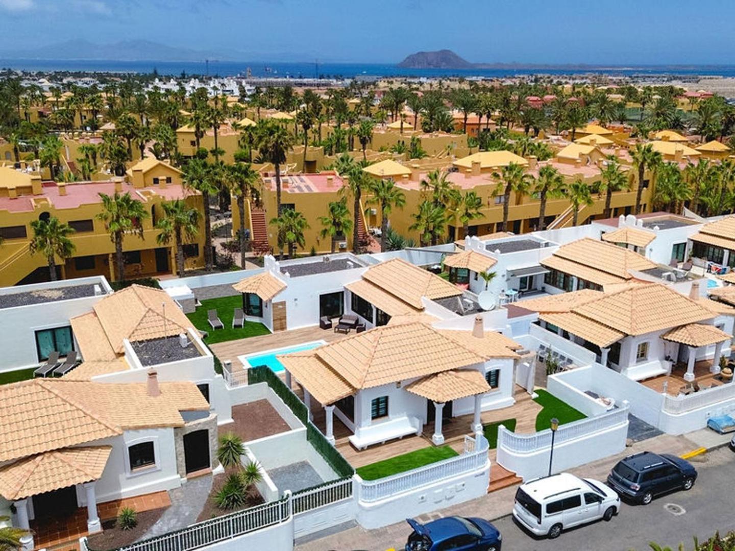 Villa Relax Deluxe Private Pool Corralejo By Holidays Home Екстериор снимка